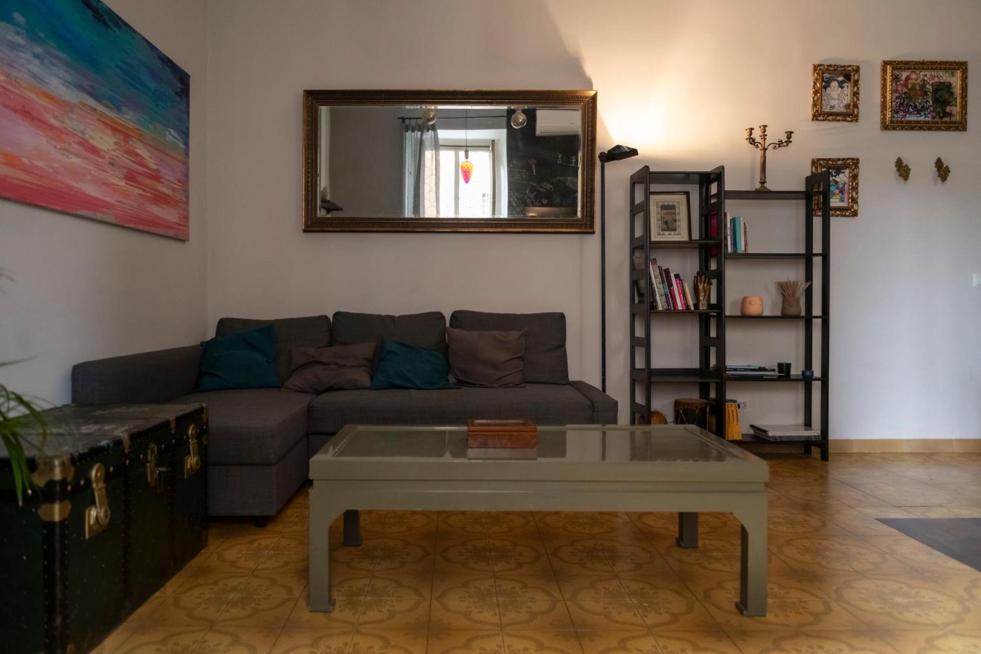 Artist Vatican House Apartment Rom